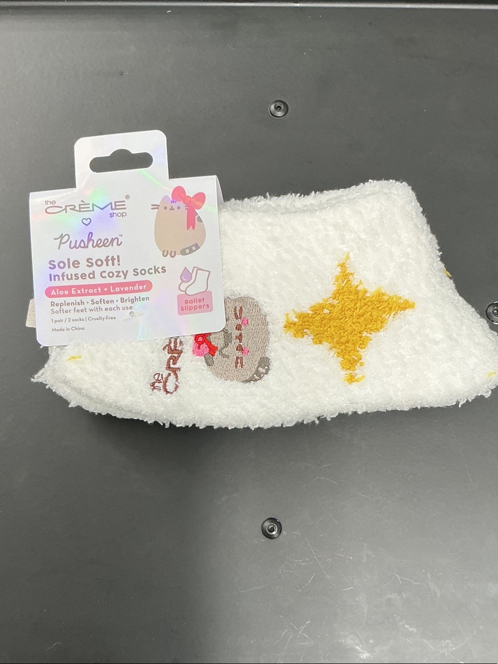 The Crème Shop x Pusheen Sole Soft! Infused Cozy Socks NWT